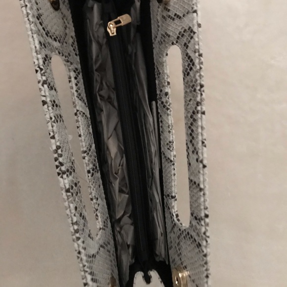 Purse - Picture 2 of 2